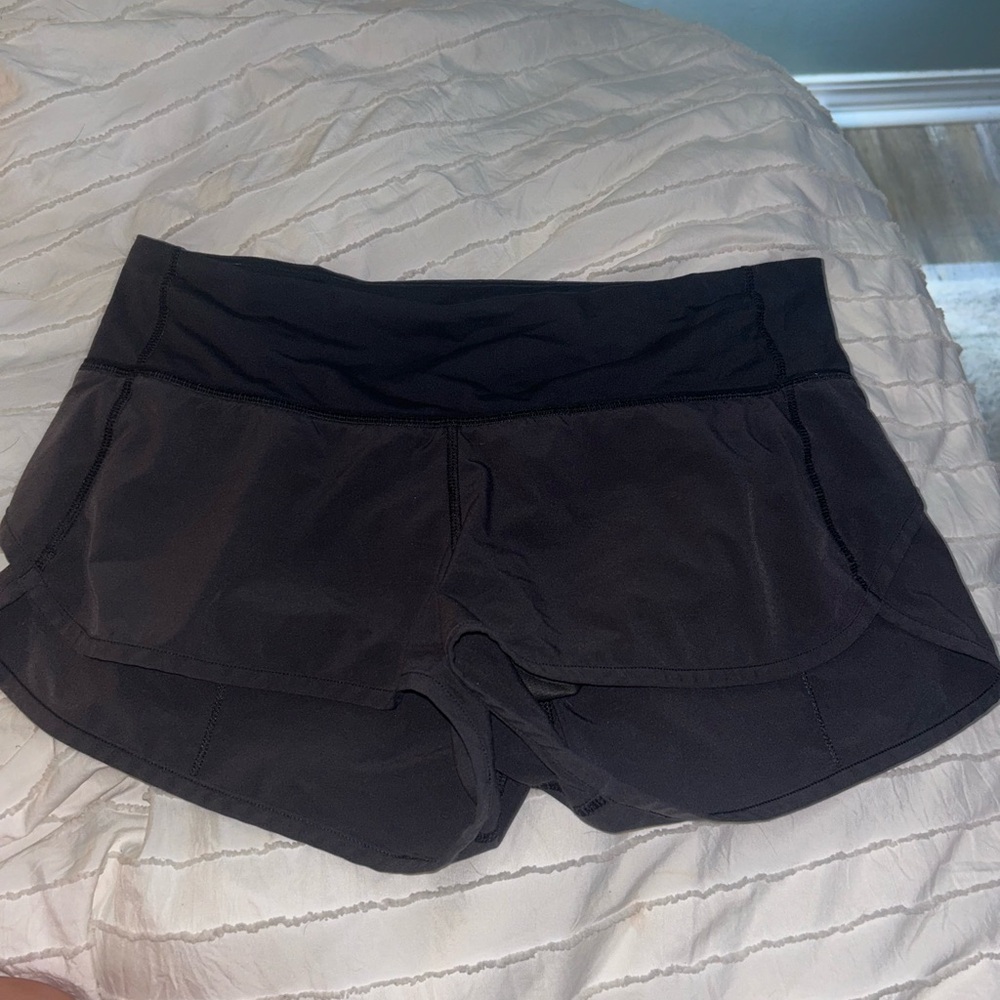 Black Lululemons